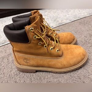 Men’s classic Timbaland Boots. Size 6.5
